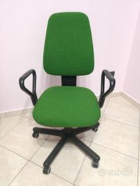 Sedia poltrona girevole con braccioli