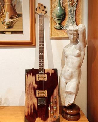 Chitarra 3 Strings cigar box guitar