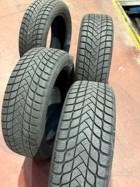 Gomme 205/55R 17