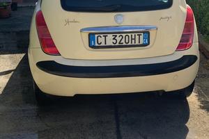 Lancia y