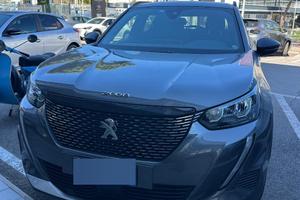 Peugeot 2008 Pure Tech 130 S&S Eat8