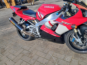 Yamaha R1