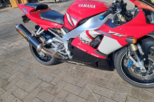 Yamaha R1
