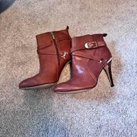 Stivali alla caviglia taglia 38