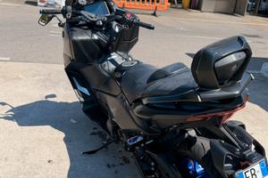 Tmax 560 2023