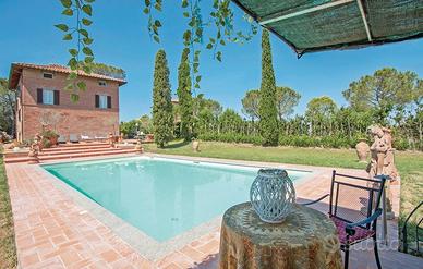 Villa con piscina e giardino 12 posti letto