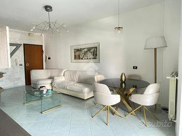 3 LOCALI A CASALNUOVO DI NAPOLI