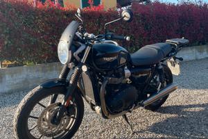 Triumph Street Twin