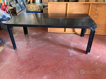 Tavolo grande nero