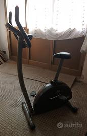 Cyclette con computer + alimentatore originale