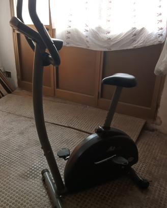 Cyclette con computer + alimentatore originale