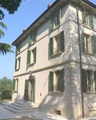 Villa di 600 m² con più di 5 locali e box auto dop