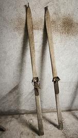 Antichi sci in legno 
