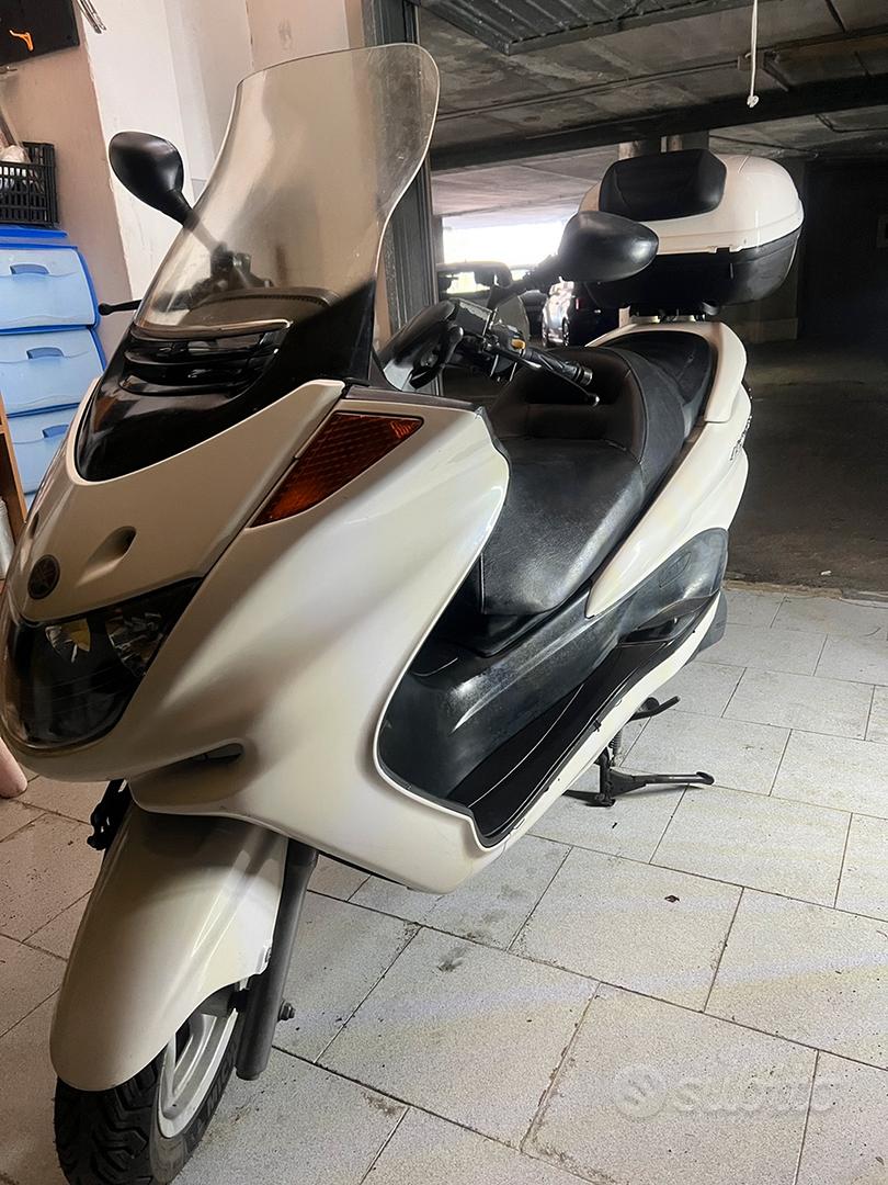 Yamaha Majesty 250 anno 2003 Moto e Scooter In vendita a Brindisi