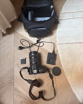 Canon EOS 100 D + custodia + 2 batterie + carica