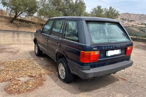 N.2  RANGE ROVER PER PEZZI DI RICAMBIO