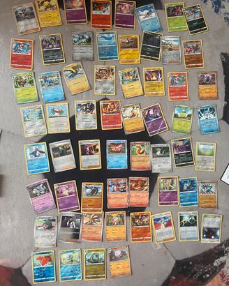 Lotto di carte pokemon (HOLO E REVERSE)
