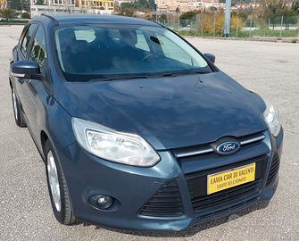 CONSUMI RIDOTTI -FORD FOCUS 1.6 -POCHI CHILOMETRI