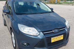 CONSUMI RIDOTTI -FORD FOCUS 1.6 -POCHI CHILOMETRI