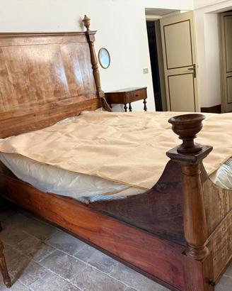 Antico letto matrimoniale 1800 in legno massello