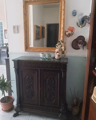 Credenza o cucitrice antica 