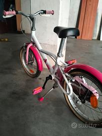 vando una bici di bambine