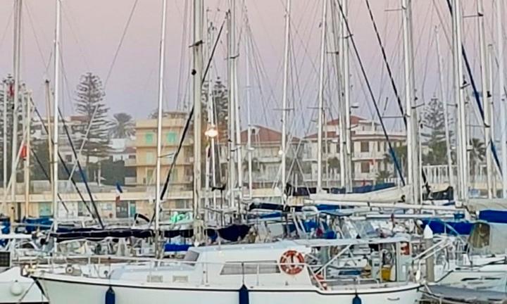 Barca multi 96 motorsailer