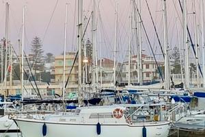 Barca multi 96 motorsailer