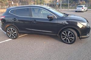 Nissan  Qashqai  Tekna  1.6 DCI  2Wd Tiptronic