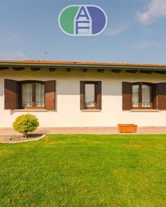 Villa di 173 m² con più di 5 locali e box auto a S