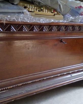 Cassa panca in legno antico