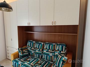 Armadio a ponte più divano letto 