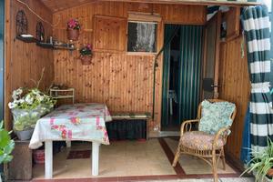 Roulotte fissa marina di Massa