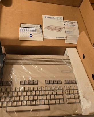 COMMODORE 128