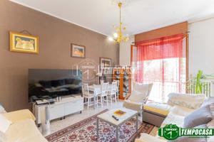 TRE LOCALI IN ZONA SERVITA, BASSISSIME SPESE E BOX