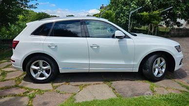 Audi Q5 Advanced 2.0 TDI Diesel, 6 marce, 150 Cv 1