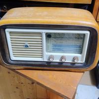 Radio marca Geloso vintage 