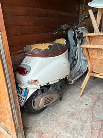 Vespa 125 et4