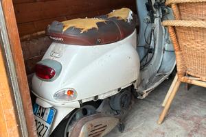 Vespa 125 et4