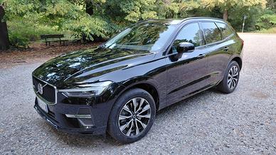 VOLVO XC60 NERA - 2000 MILD HYBRID BENZINA