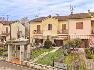 VILLA A SCHIERA A ZEVIO