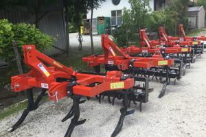 Mini ripper ripuntatore dissodatore estirpatore