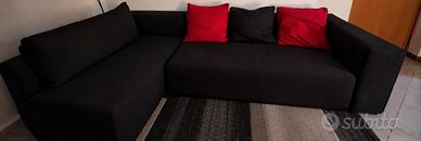 Divano angolare nero con chaise longue