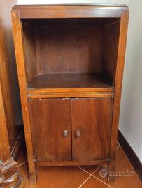 Comodino di antiquariato 