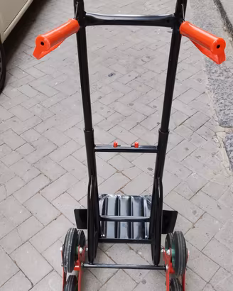 Carrello portapacchi con maniglie 