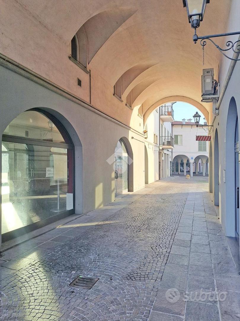 4 LOCALI A CASSANO D'ADDA - Vista 2