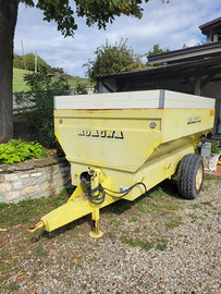 Rimorchio uva autoscaricante