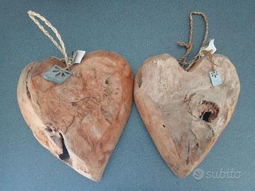 Cuori in legno naturale