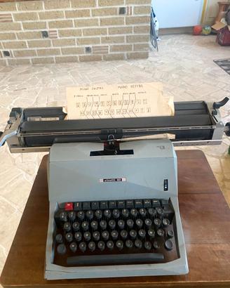olivetti 82 macchina da scrivere