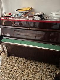 Pianoforte verticale Doina in perfette condizioni